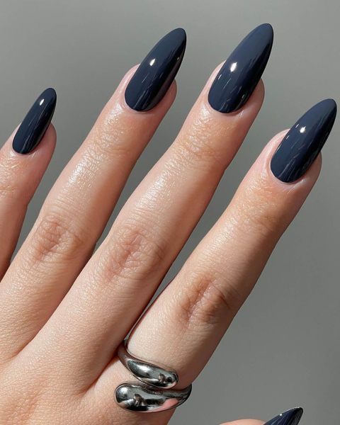 mr darcy lights lacquer by avrnailswatches